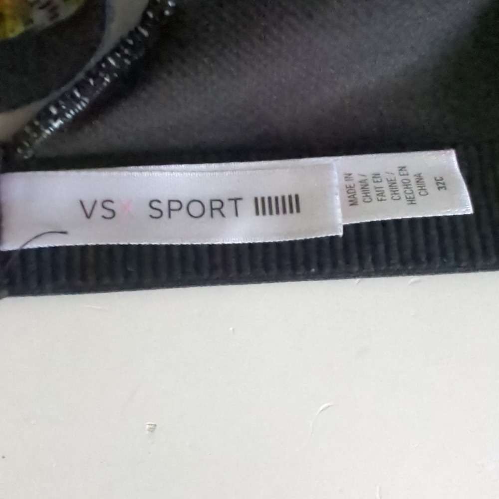 Victoria's Secret VSX 32C Incredible Underwire Sports Bra Racerback Padded - Picture 7 of 12